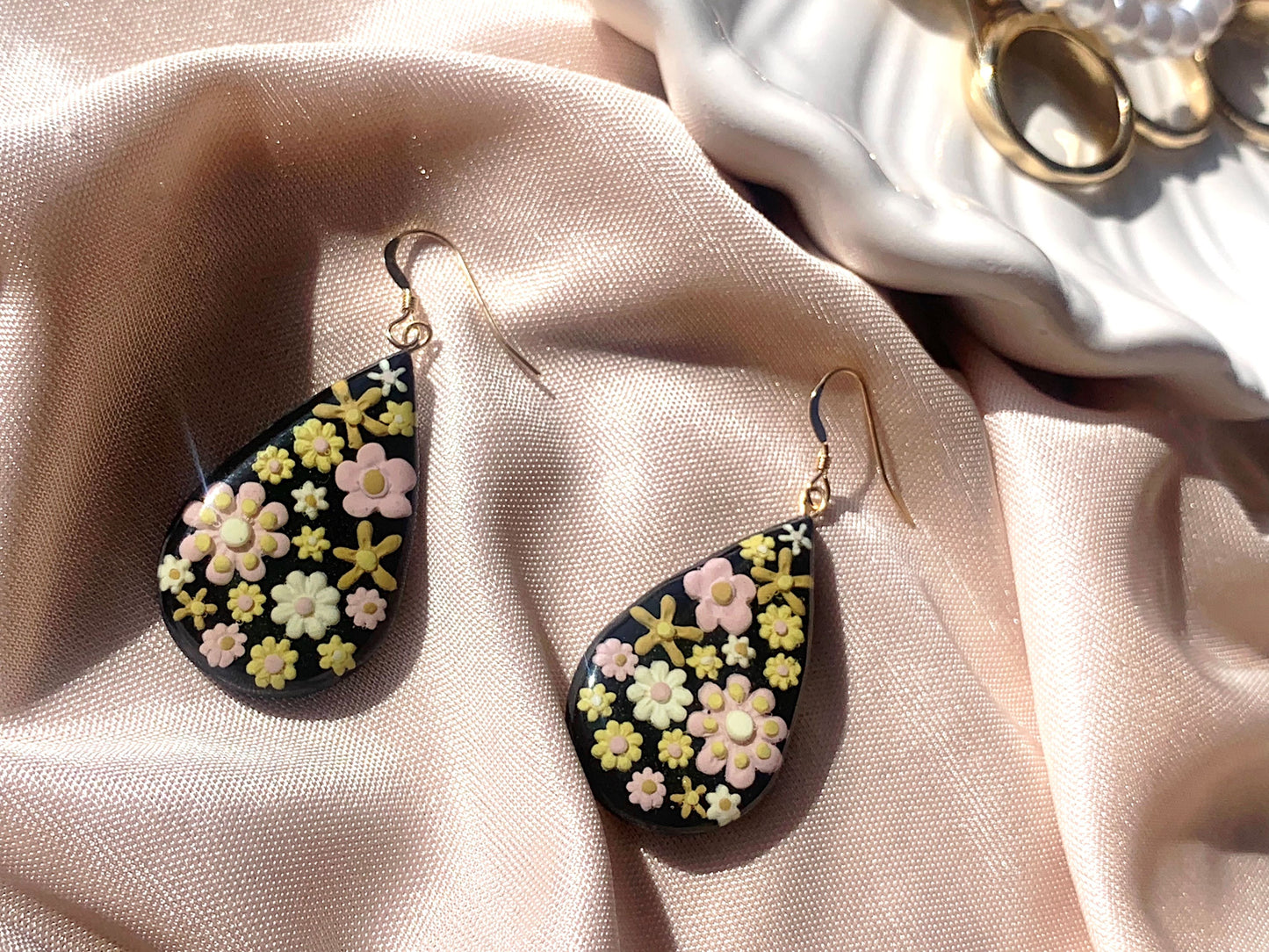 The Anne Earrings in Raven Black