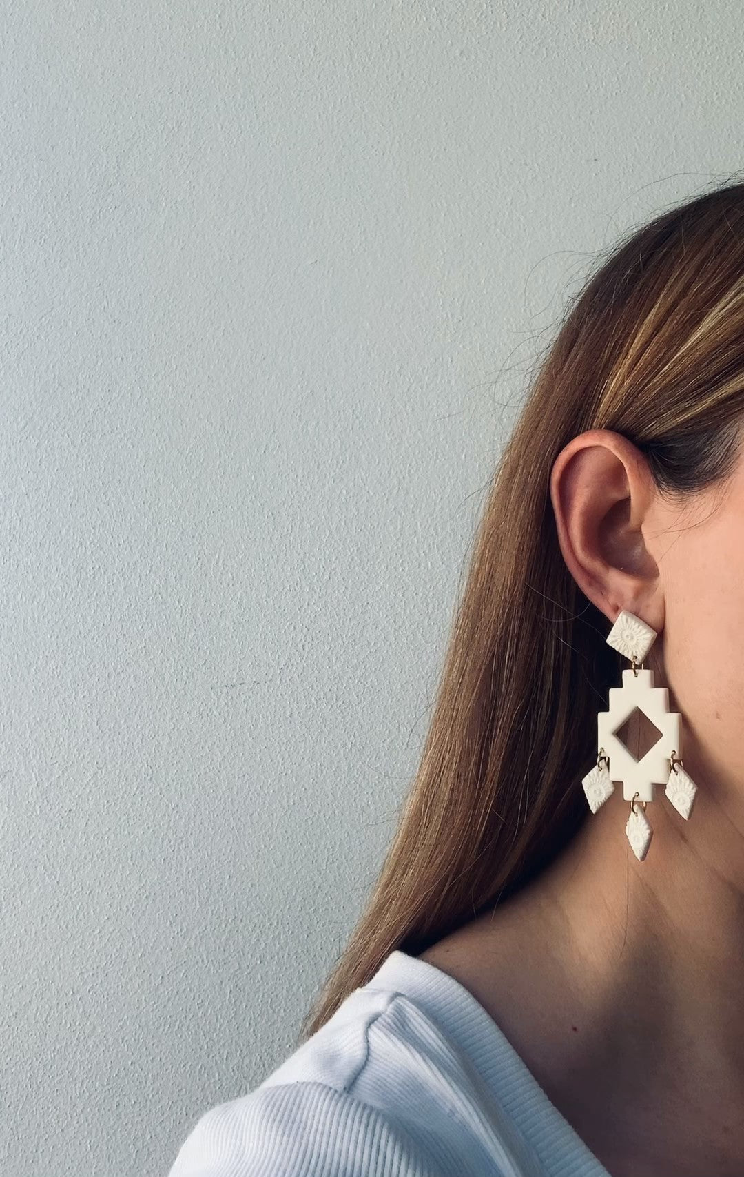 Elanore Creamy White Drop Earring